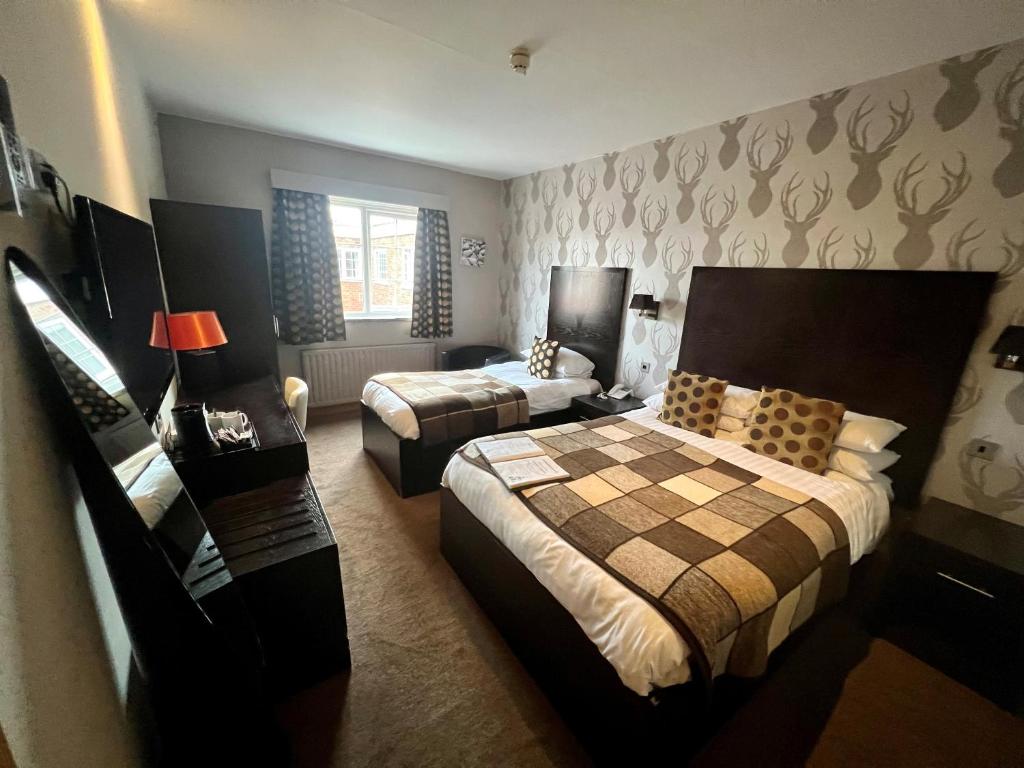 Inn On The Prom At The Fernlea Hotel - 