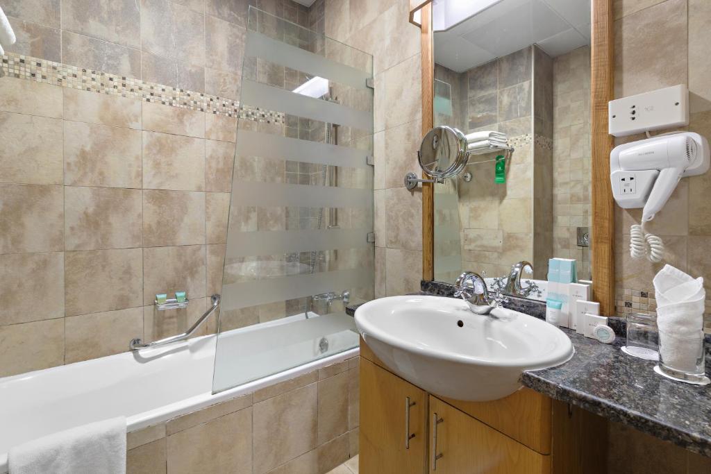 Koupelna v ubytování Al Khoory Hotel Apartments Al Barsha
