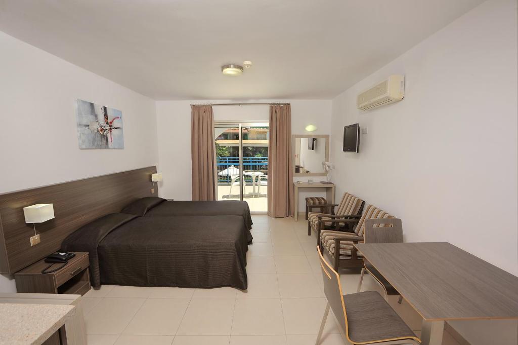 Petrosana Hotel Apartments - Studio