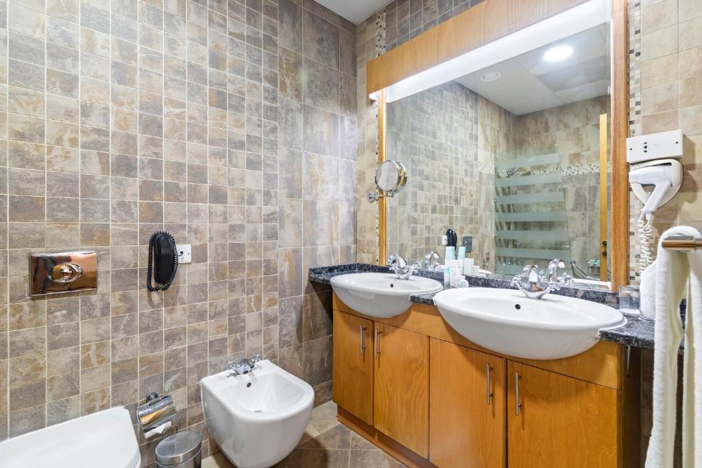 Koupelna v ubytování Al Khoory Hotel Apartments Al Barsha