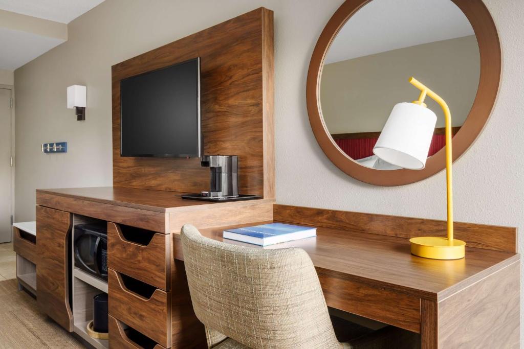 Hampton Inn Ft. Lauderdale-Cypress Creek - Habitación Con Cama Extragrande - No Fumadores