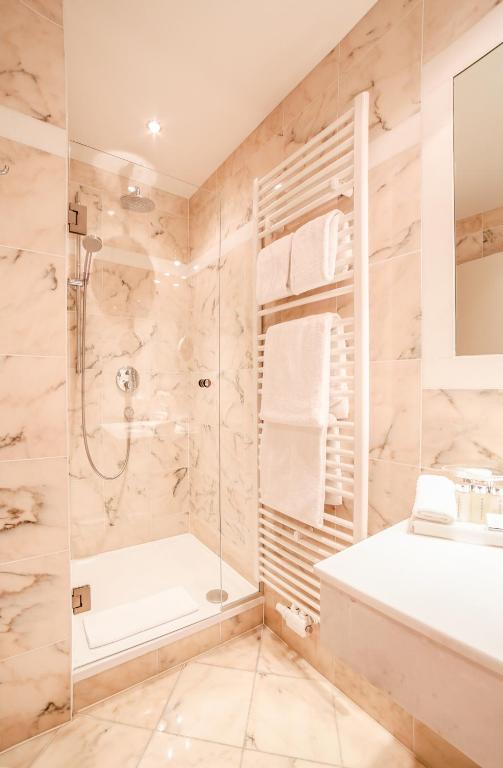 Schlossberghotel - Resim 12