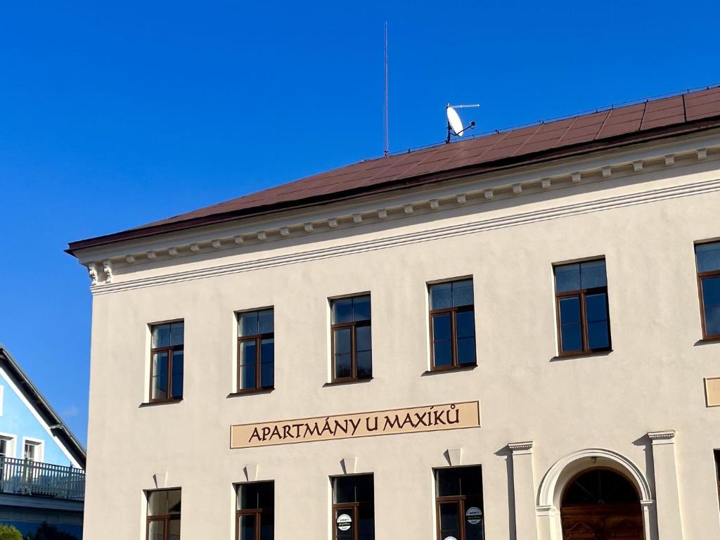 Budova, kde se prázdninový dům nachází