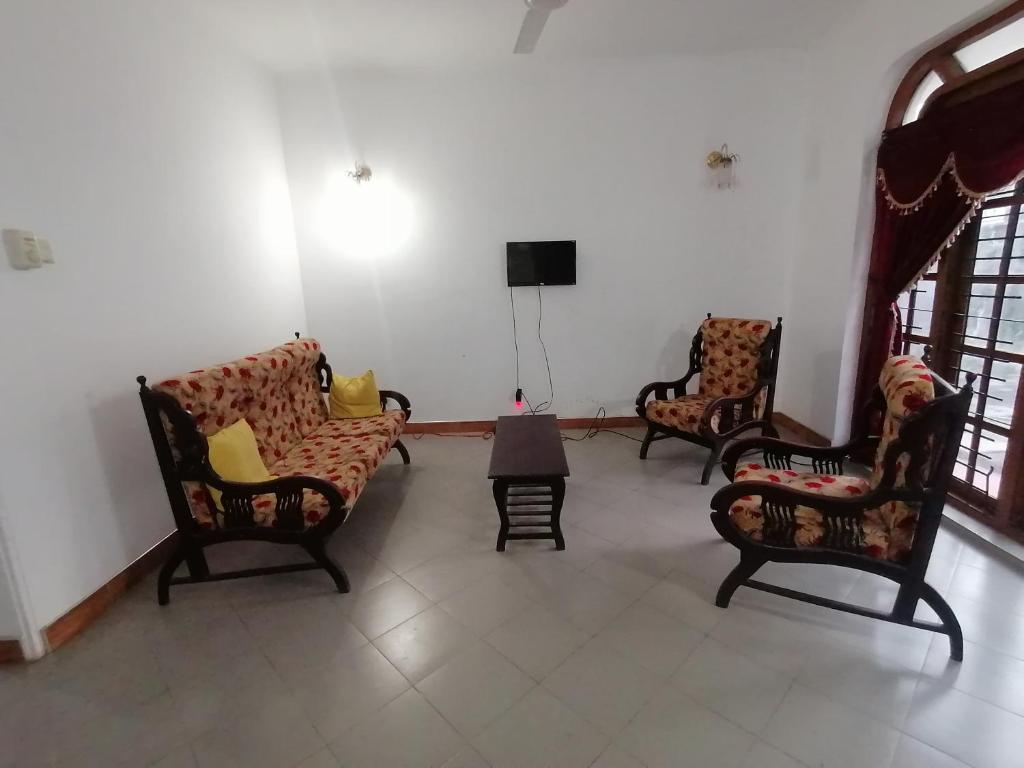 TV a/nebo společenská místnost v ubytování Sunshine Guest House