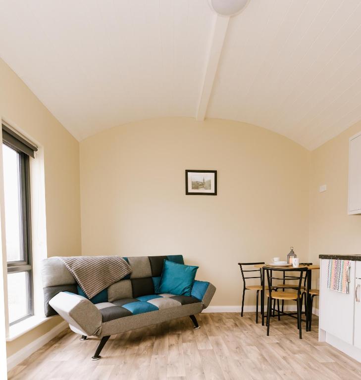 Area soggiorno di Easkey Glamping Village