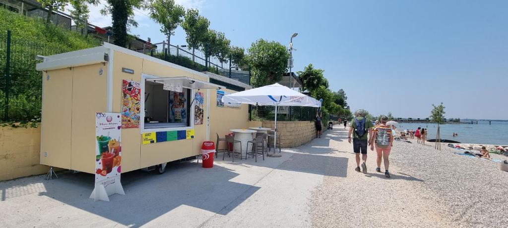 Pokrajina v okolici kampa