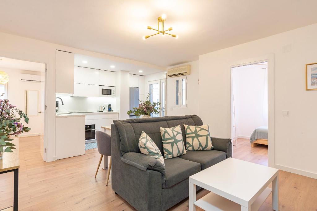 Kuchyň nebo kuchyňský kout v ubytování La Cala Beach by ELE Apartments