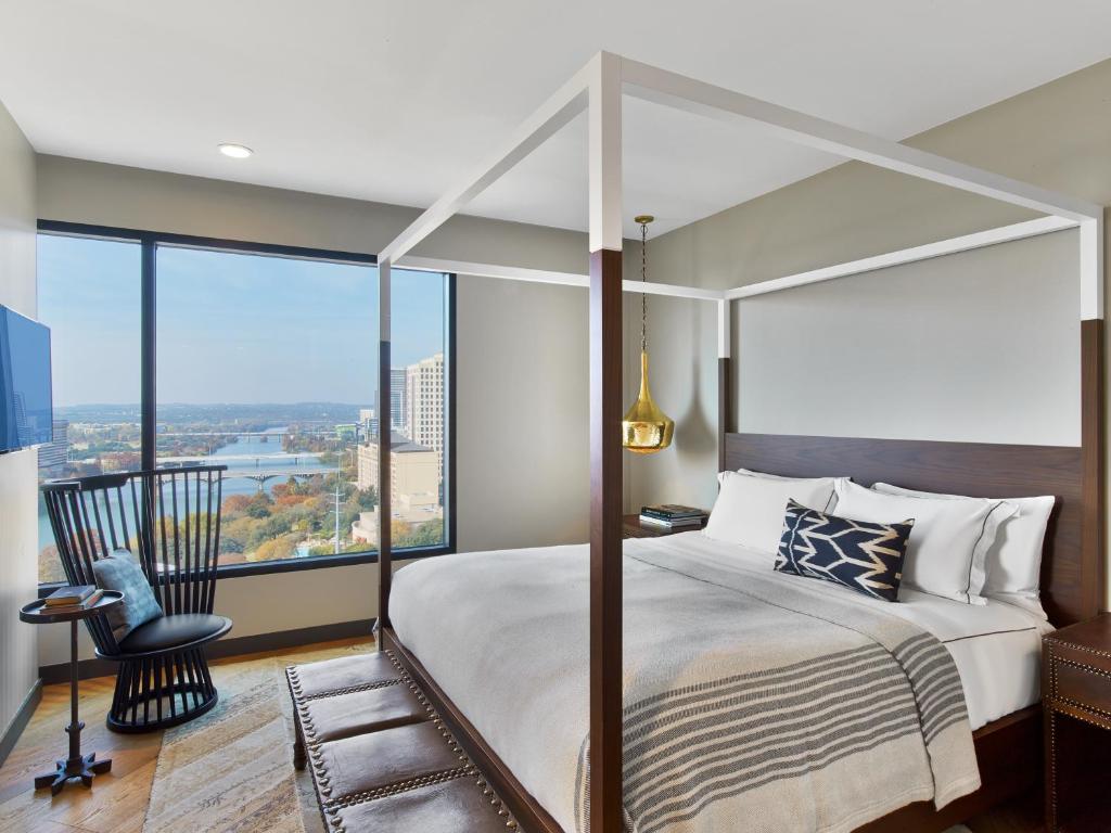 Hotel Van Zandt photo
