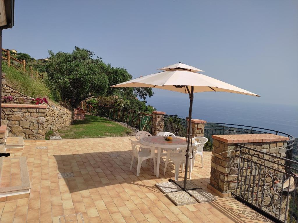 Gallery image of Il Ciuffo: ampia casa panoramica con parcheggio. in Pollica