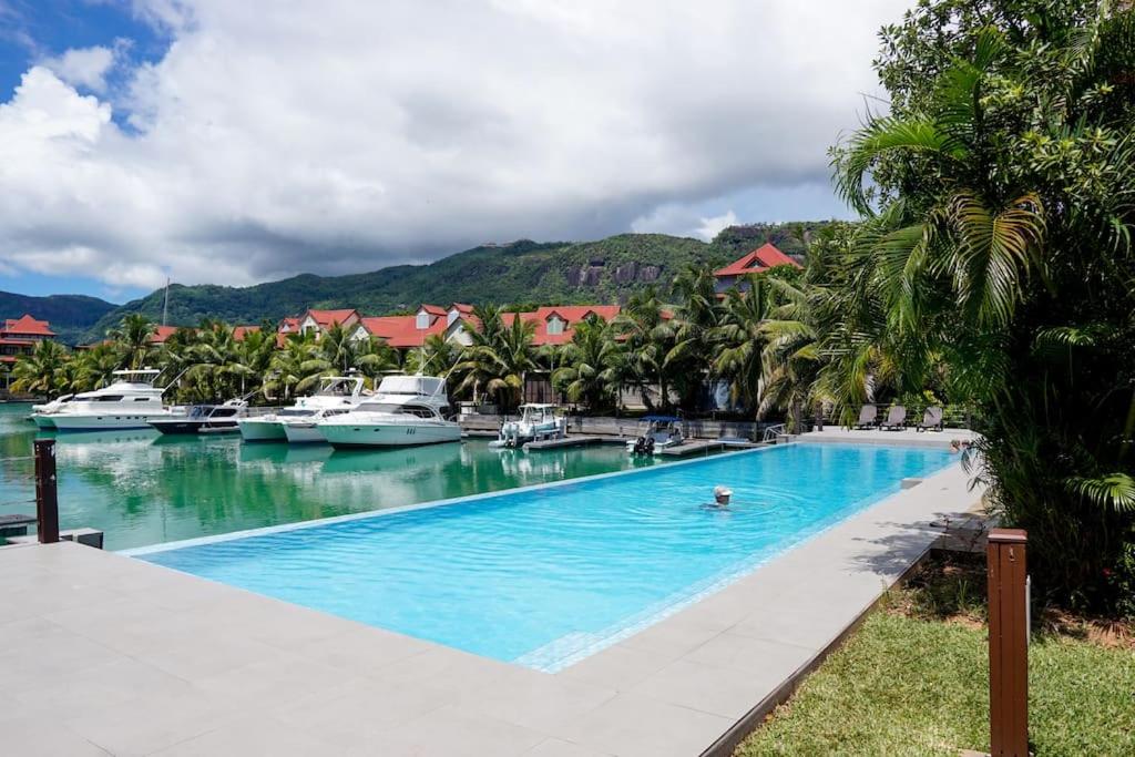 Majoituspaikassa Seychelles Dream House tai sen lähellä sijaitseva uima-allas