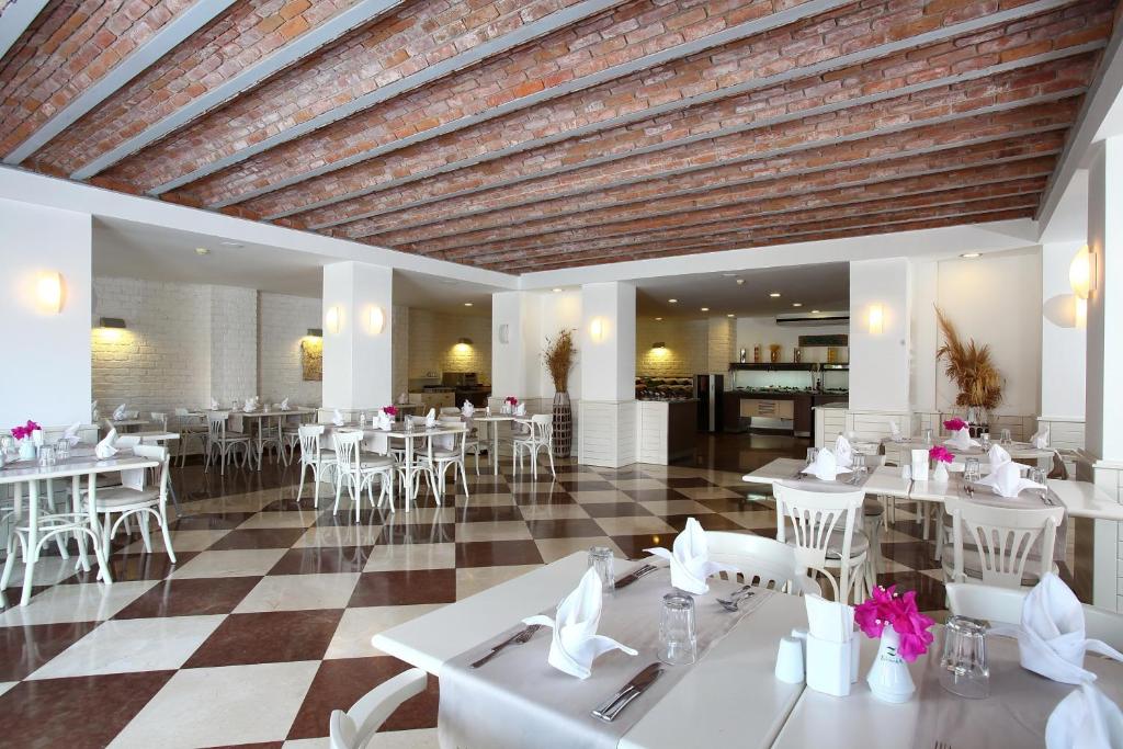 Restaurace v ubytování Zeytinada Hotel