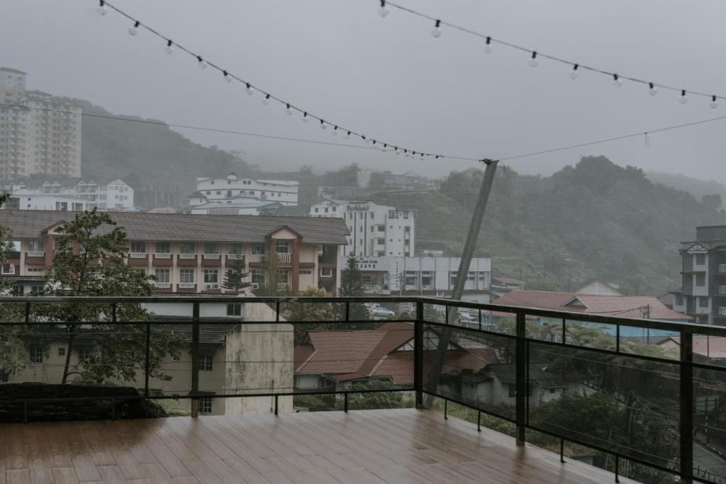 Nespecifikovaný výhled na hory nebo výhled na hory při pohledu z luxury tent