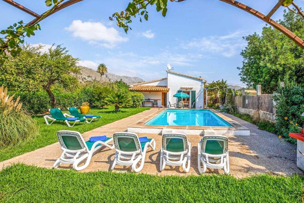 The swimming pool at or close to Maria Pollensa