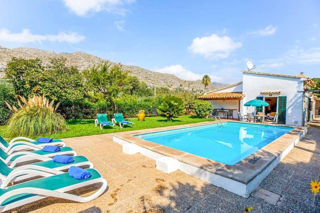 The swimming pool at or close to Maria Pollensa
