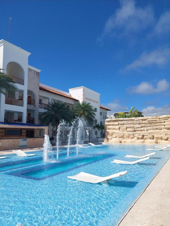 Bazén v ubytování Moderno Aparta-Estudio en el Exclusivo Cap Cana, Playa, Piscina, BBQ, Wifi @drvacationsrental nebo v jeho okolí