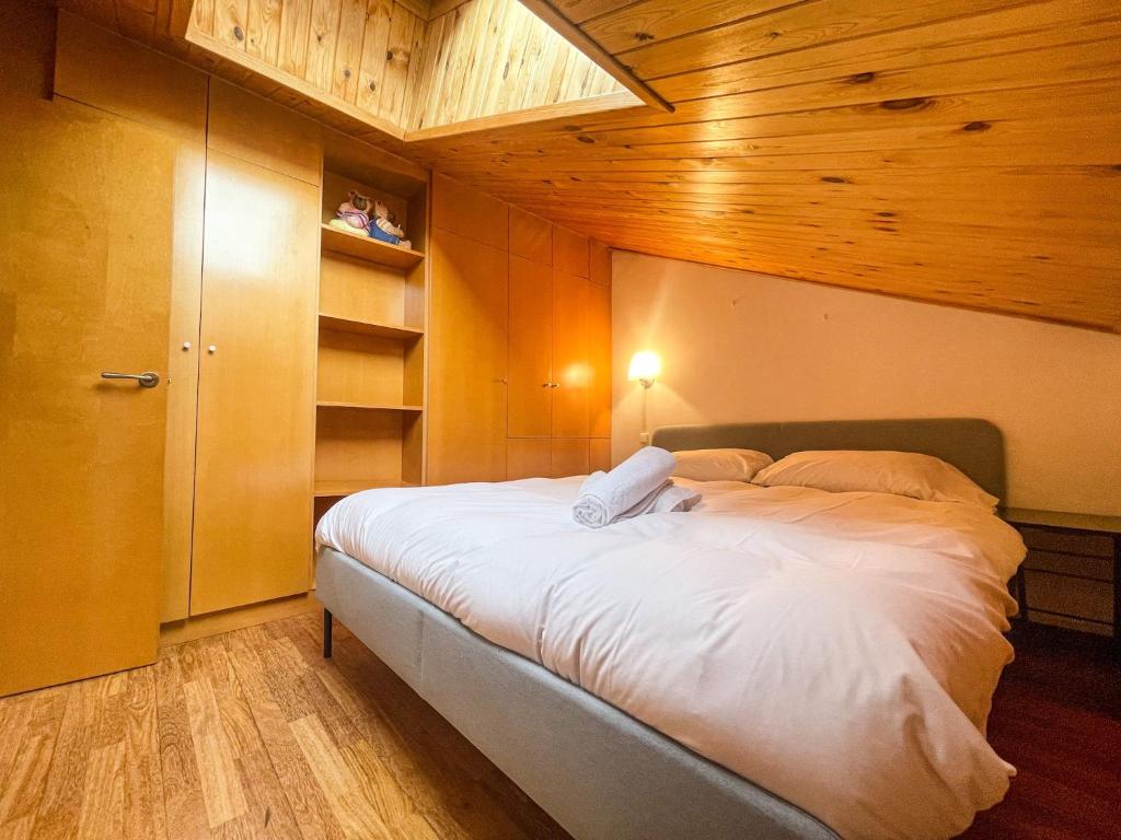 Postel nebo postele na pokoji v ubytování Dúplex con encanto en Puigcerdà Un lugar único!