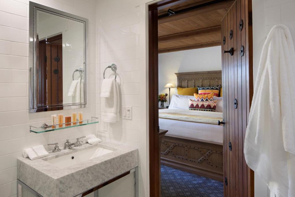 Rancho Caymus Inn photo 5