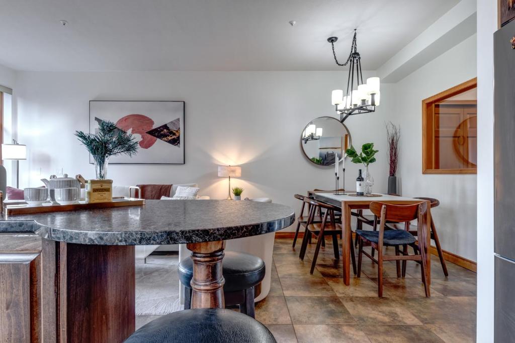 Fotografie z fotogalerie ubytování Central 2BR with Prime Amenities v destinaci Whistler