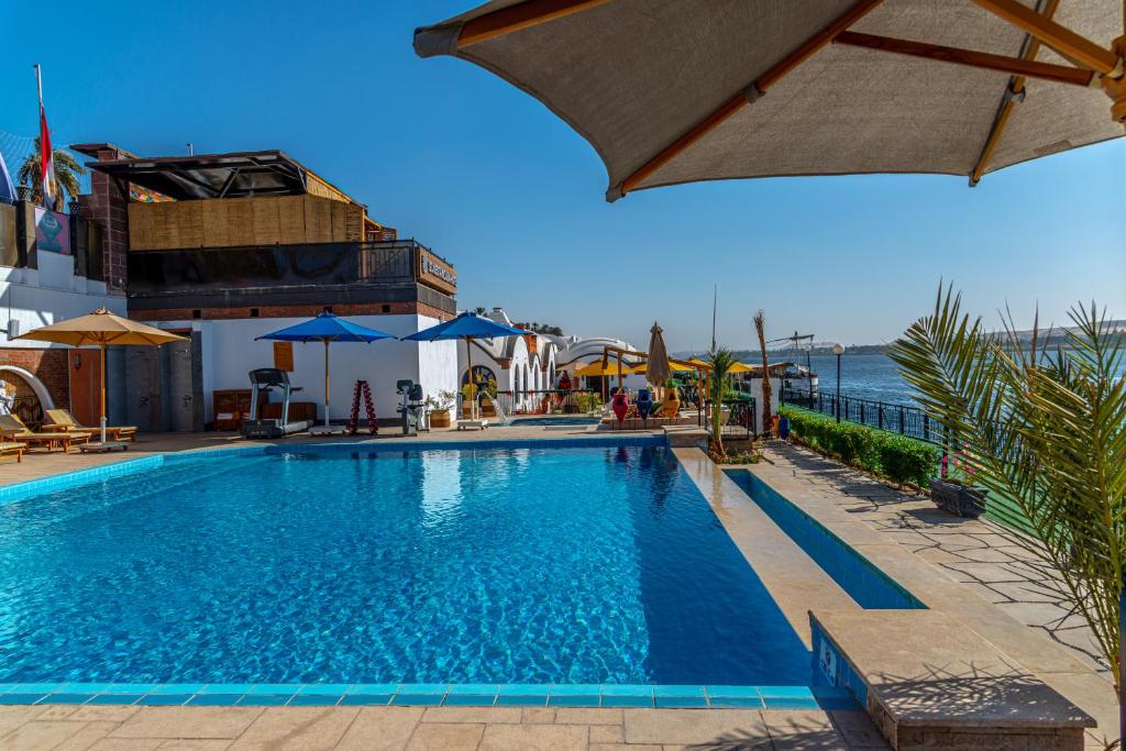 Bazén v ubytování Sonesta Nouba Hotel Aswan nebo v jeho okolí