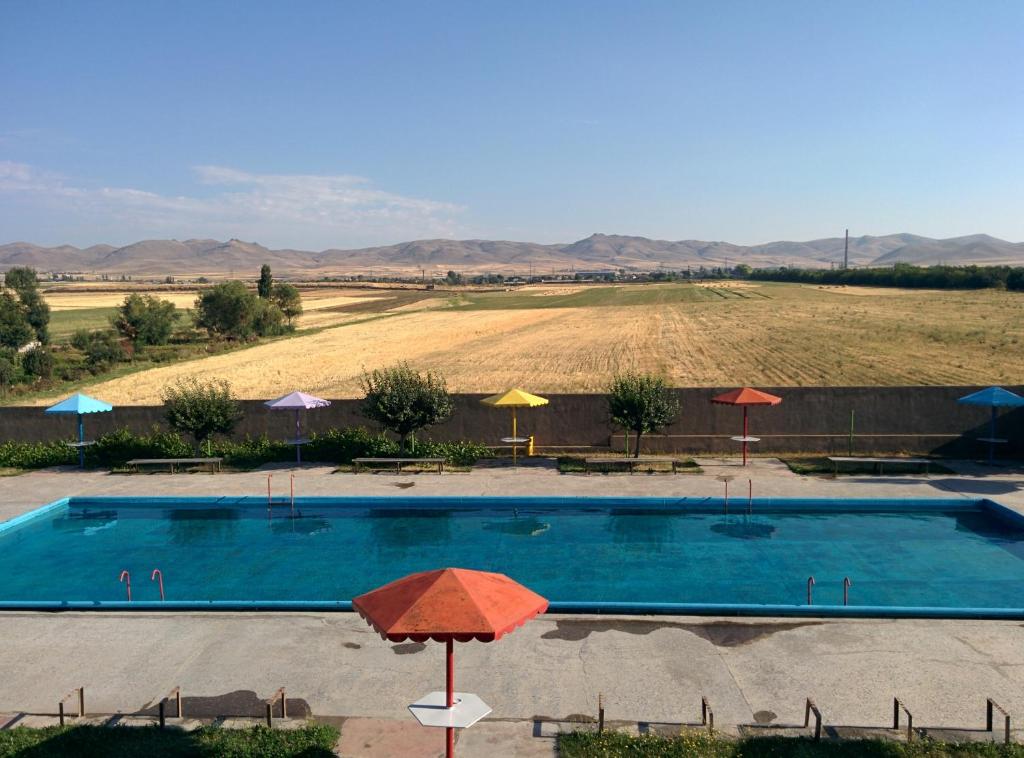 Bazén v ubytování Erazank Hotel nebo v jeho okolí
