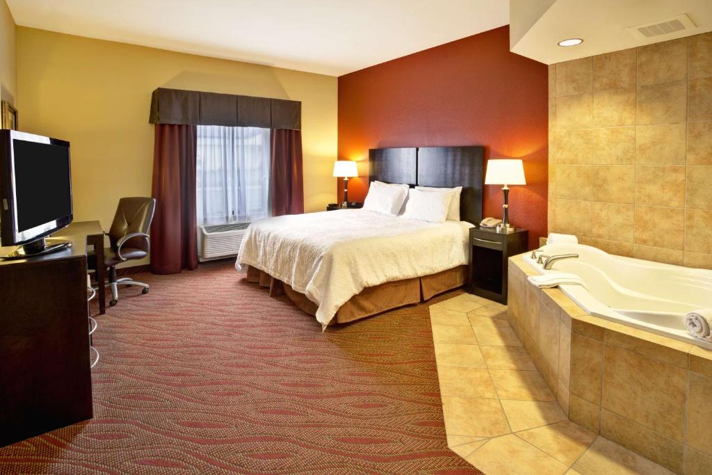 Hampton Inn Ft Wayne - Habitación King Con Bañera De Hidromasaje