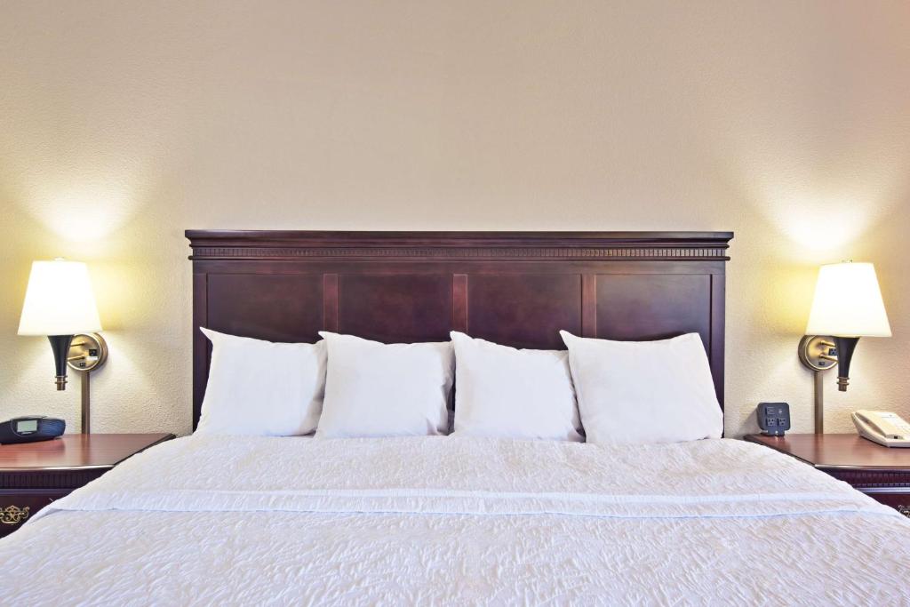 Hampton Inn Huntington/Barboursville - Habitación Con Cama Extragrande - No Fumadores