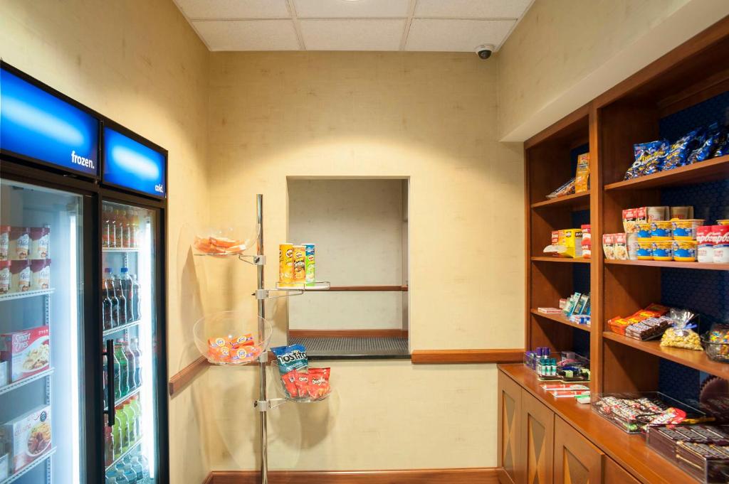 Hampton Inn and Suites Indianapolis-Fishers photo