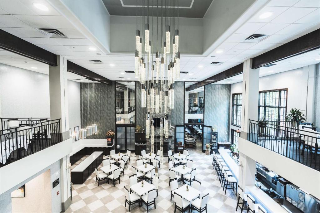 Restaurace v ubytování Hampton Inn & Suites Fairfield
