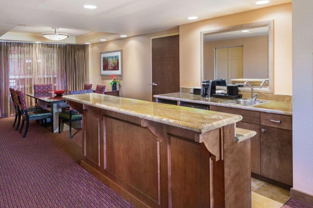 Embassy Suites Loveland Conference Center photo