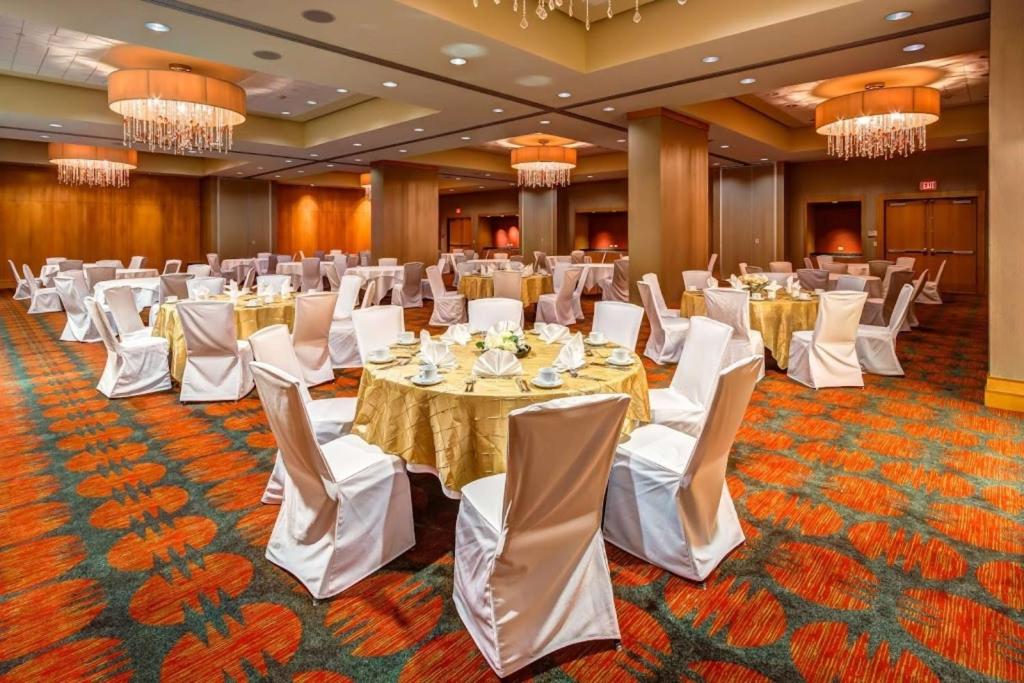 Embassy Suites by Hilton Houston-Energy Corridor photo