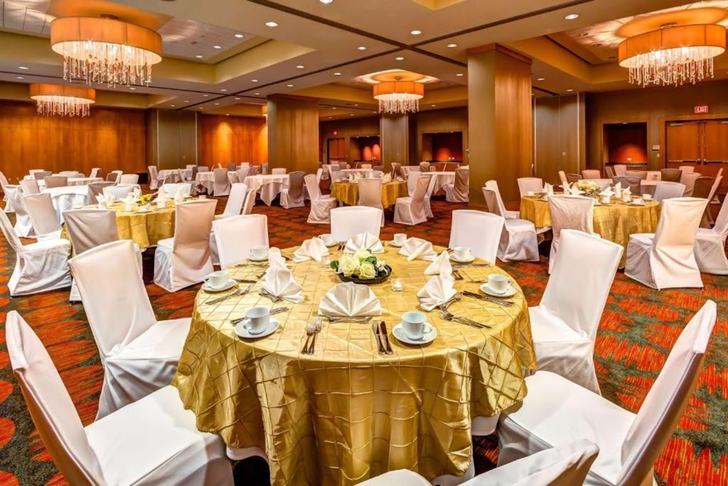 Embassy Suites by Hilton Houston-Energy Corridor photo