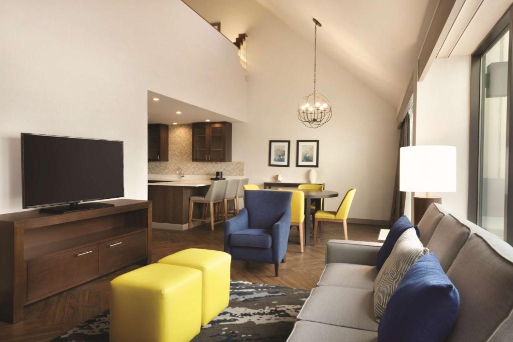 Embassy Suites by Hilton Indianapolis Downtown - One-Bedroom Penthouse Suite - Non-Smoking