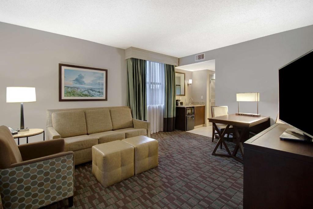 Embassy Suites by Hilton Jacksonville Baymeadows - Chambre Double Avec Deux Lits Doubles - Aile Sud