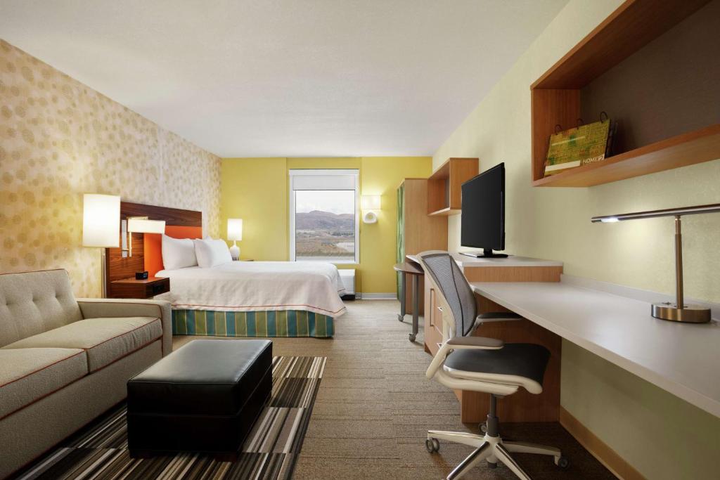 Posezení v ubytování Home2 Suites By Hilton Elko