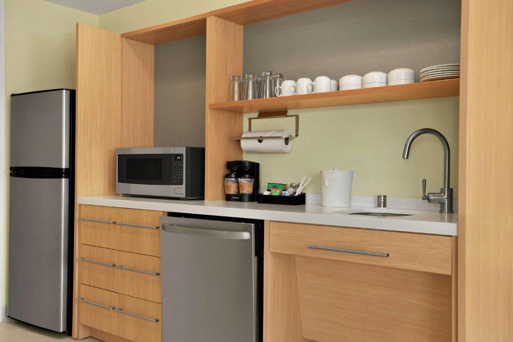 Kuchyň nebo kuchyňský kout v ubytování Home2 Suites By Hilton Elko