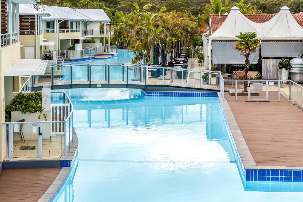 Bazén v ubytování Oaks Port Stephens Pacific Blue Resort nebo v jeho okolí