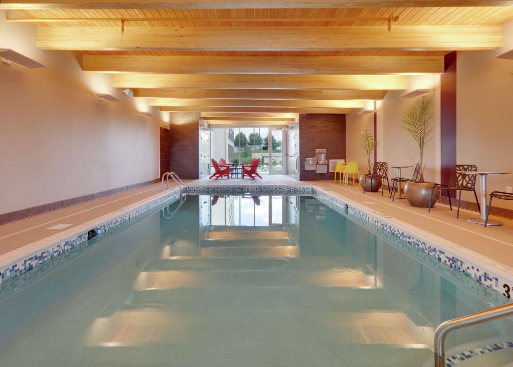 Bazén v ubytování Home2 Suites By Hilton Hagerstown nebo v jeho okolí