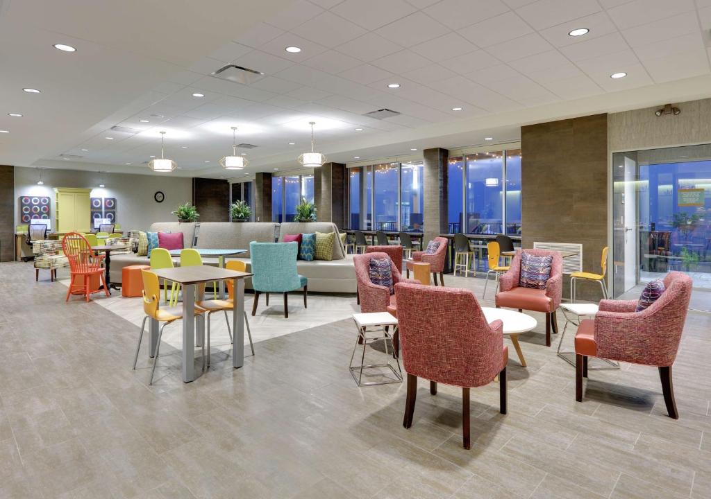 Posezení v ubytování Home2 Suites By Hilton Hagerstown