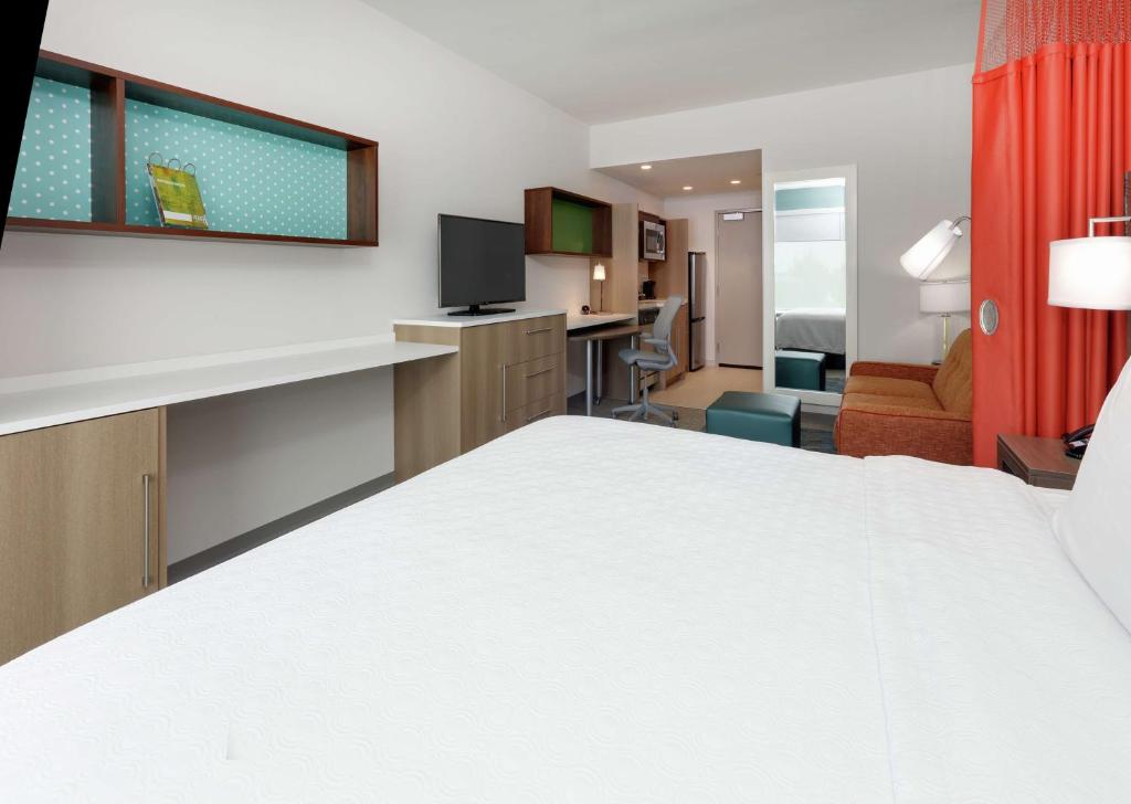 TV a/nebo společenská místnost v ubytování Home2 Suites By Hilton Hagerstown