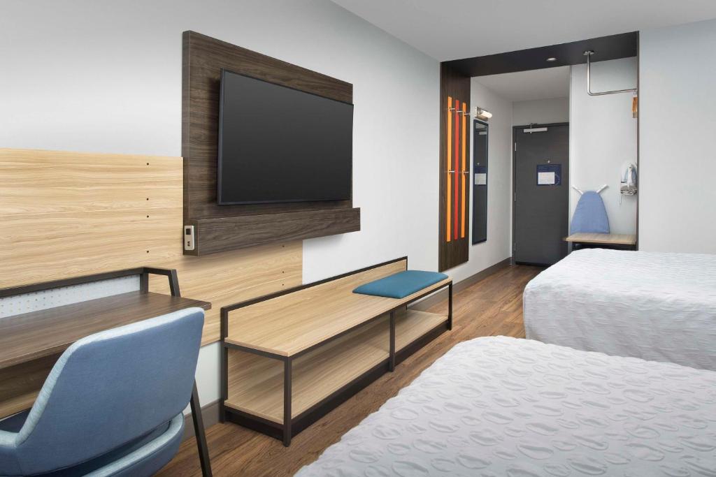 Tru by Hilton Beaufort, Sc - Queen Room With Two Queen Beds - Hearing Access