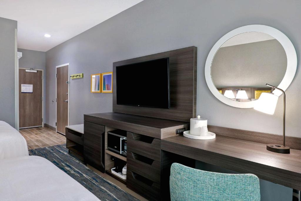 Hampton Inn & Suites Houston East Beltway 8, Tx photo