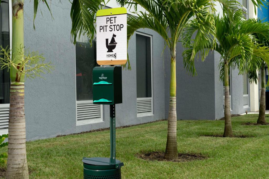 Home2 Suites by Hilton Fort Myers Airport photo