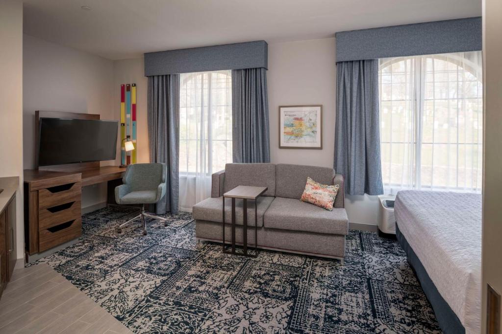 Hampton Inn & Suites Huntington Downtown, Ny - King Studio Suite - No Fumador