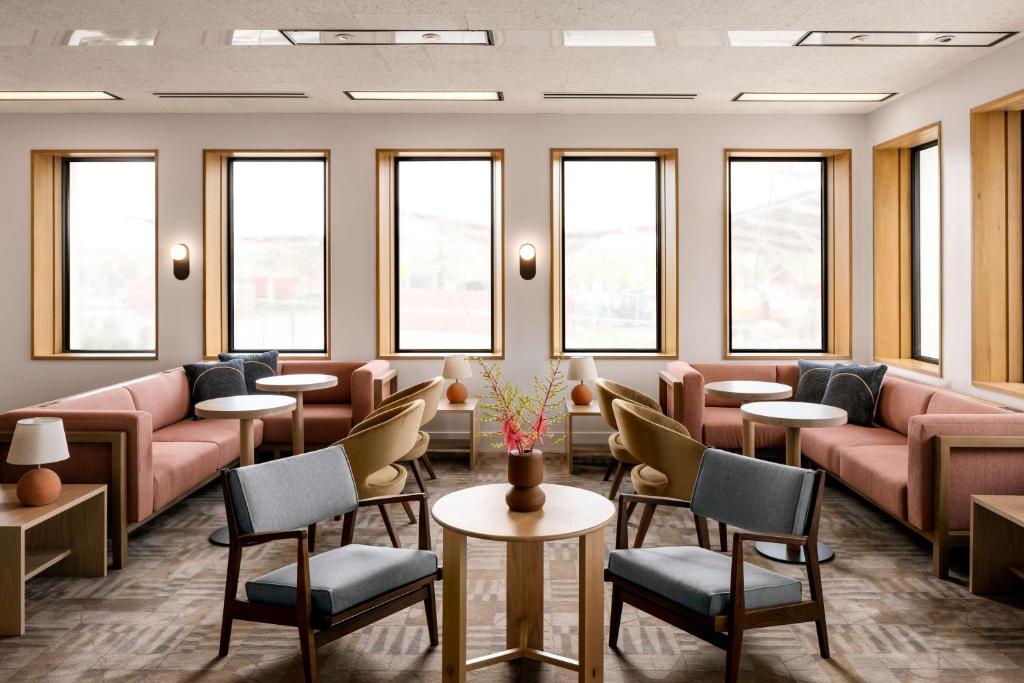 Posezení v ubytování Hotel Marcel New Haven, Tapestry Collection By Hilton