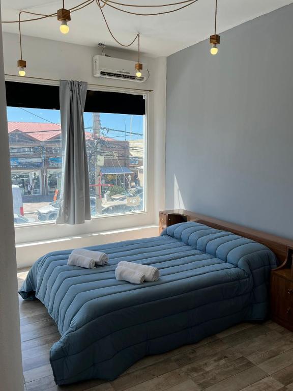 Χώρος καθιστικού στο Departamento STONE Puerto Madryn muy luminoso excelente ubicación