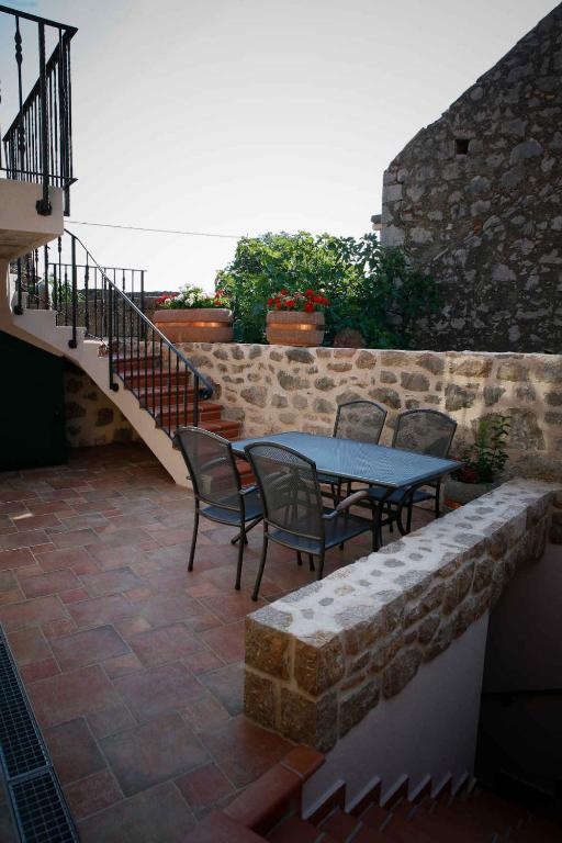 Balkon lub taras w obiekcie Holiday home in Starigrad-Paklenica 41708