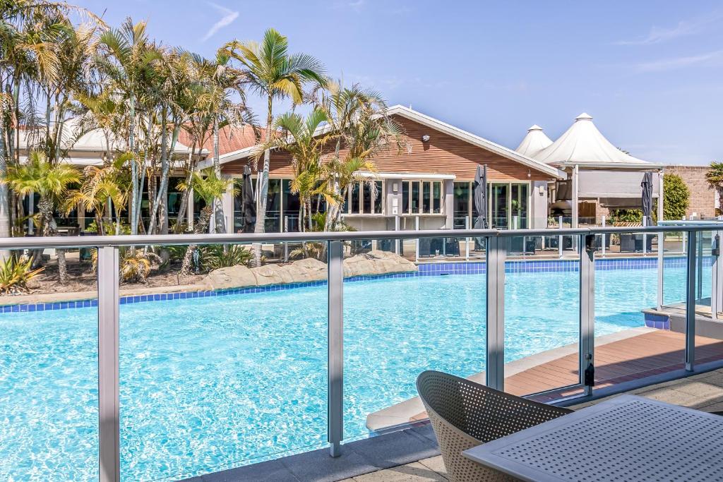 Bazén v ubytování Oaks Port Stephens Pacific Blue Resort nebo v jeho okolí