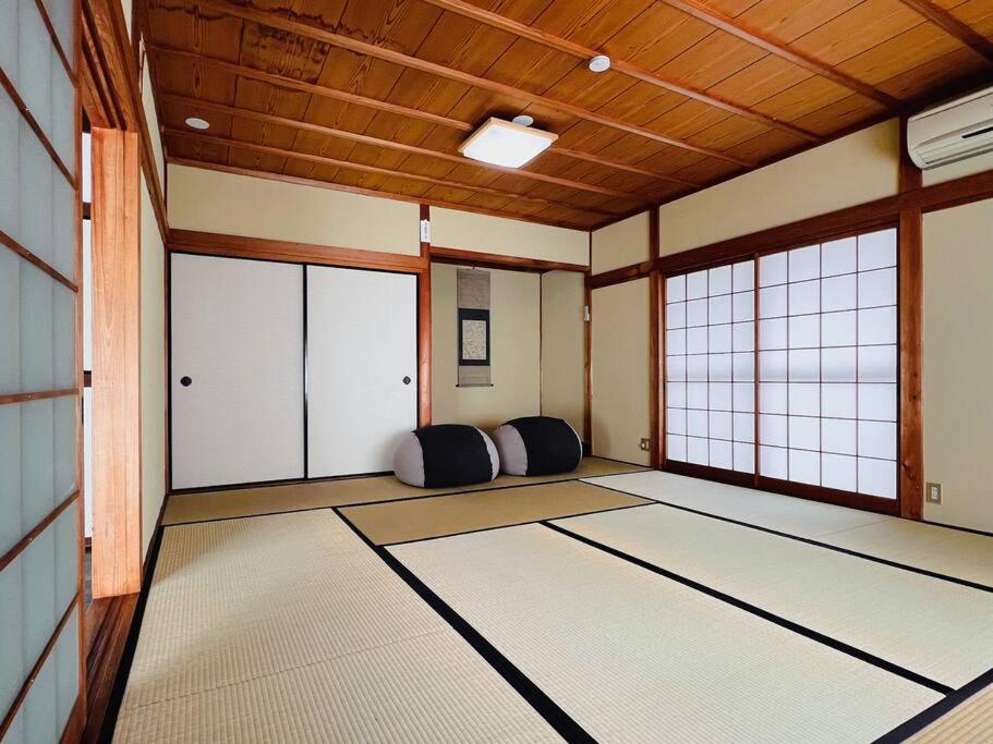 Fotografie z fotogalerie ubytování 日々の宿しののめ101 宇野駅から車で5分 直島へ 最大8名様 古民家 v destinaci Tamano