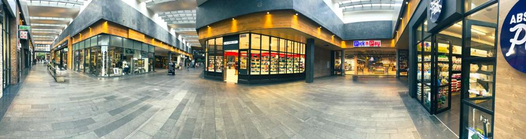 Supermarket nebo jiné obchody v  apartmánu nebo okolí