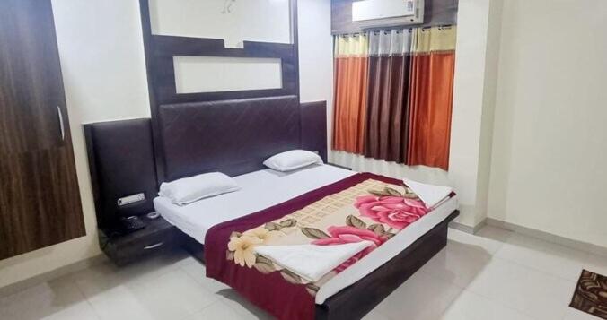 POP Hotel Darshan & Guest House - Housity